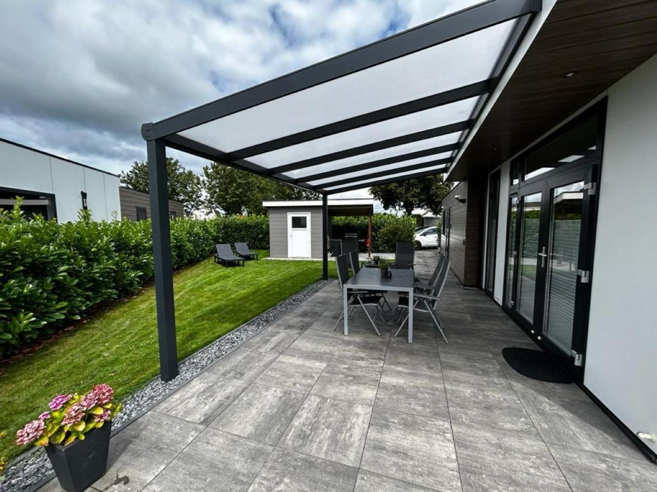 Ferienhaus / Chalet / Bungalow Am See, Holland, Niederlande, Lathum Kültér fotó